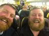 Удивительная встреча: мужчина случайно нашел своего двойника в самолете 