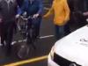 Жириновский едет на работу на велосипеде в поддержку акции 