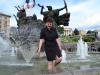 Надежда Савченко в киевском фонтане