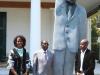 Президент Зимбабве принял участие в церемонии открытия памятника себе
