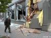 Невідомі розтрощили екскаватором магазин у центрі Києва