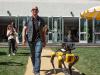 Засновник Amazon вигуляв робота-собаку Boston Dynamics