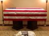 Верность: лабрадор Джорджа Буша-старшего прилег у гроба своего владельца накануне прощания с политиком
