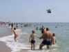 Вертоліт над пляжем під Одесою