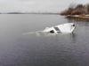 В Киеве посреди Днепра бросили затонувшую яхту