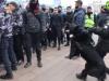 Слезоточивый газ и удары по лицу: в Харькове активисты сорвали митинг пророссийского депутата Лесика
