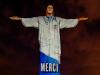 Ріо: статуя Христа-Спасителя в «медичному халаті»