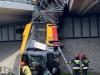 В Варшаве автобус с пассажирами упал с моста