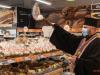 В супермаркетах столиці освячують паски