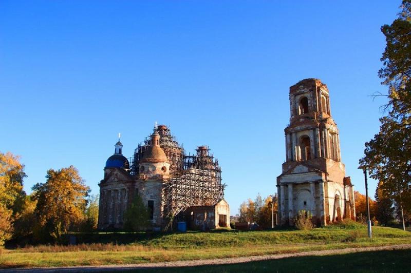 15 культових споруд, які Україна може втратити: церкви, костели, синагоги