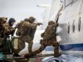 СБУ провела антитерористичні навчання в аеропорту: знешкодили «зловмисників», які захопили літак 