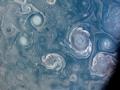 Зонд NASA показав неймовірні вихори на Юпітері