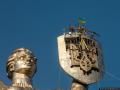 Український Тризуб замінив радянський герб на монументі «Батьківщина-мати»