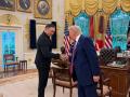 Усик зустрівся з Трампом у Білому домі 