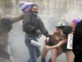 Католики побили FEMEN в Париже