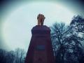 «Свободовцы» снесли памятник Ленину 