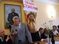 FEMEN заступились за студентов