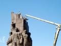 Демонтаж памятника советской власти в Харькове