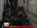 Бойцов «Беркута» заперли в здании Кабмина без еды