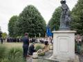 Порошенко поклав квіти до монумента королеві Анні Київській у Франції