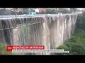 У Кам'янці-Подільському шалена злива перетворила міст на водоспад