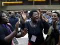 Мугабе в отставку - парламентарии в пляс
