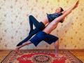 Супруги Снежана и Сергей Бабкины показали асану йоги