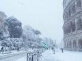 Италию засыпало снегом