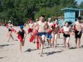День с пляжным патрулем: в Киеве спасатели вышли на песок и задали жару