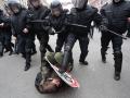 «Он нам не царь»: жесткий разгон протестующих в центре Москвы