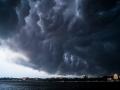 Тернопіль нажахали величезні чорні хмари