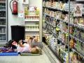 Фіни ночують у супермаркетах через екстремальну спеку