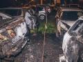 В Киеве на Харьковском подожгли шесть машин: мстили общественному активисту