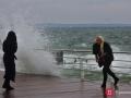 На побережье Одессы навалился ноябрьский шторм
