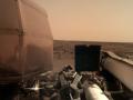Историческое фото: зонд InSight сделал первое селфи на Марсе