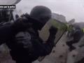 Штурм полицией Триумфальной арки в Париже: экшн-видео с нашлемной камеры 