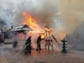На Рождественской ярмарке в центре Львова произошел пожар, взорвались баллоны с газом, есть пострадавшие.