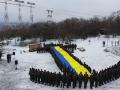 Запорожские военные провели на Хортице флешмоб в поддержку украинских моряков