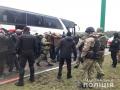 Під Одесою затримали автобус з озброєними людьми