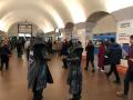 Белые ходоки из «Игры престолов» спустились в киевский метрополитен
