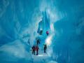 Українські полярники віднайшли в Антарктиді унікальну льодовикову печеру
