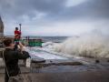 Лето отступает: по-настоящему осенний шторм на одесском побережье  