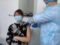 «Без прививки не видать мне международных гастролей»: супруга Сергея Лещенко вакцинировалась