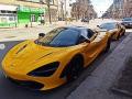 Два McLaren возле киевского ресторана