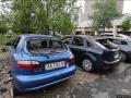 У Києві прорвало тепломережу: провал асфальту та пошкоджені автомобілі 