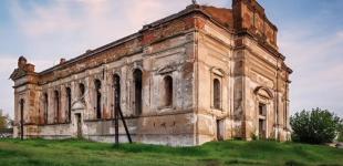 Місця сили і таємниць: 4 закинуті костели України, які варто відвідати