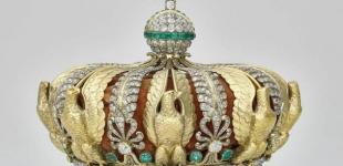 Що вкрали з Лувру: історії безцінних ювелірних прикрас французької корони