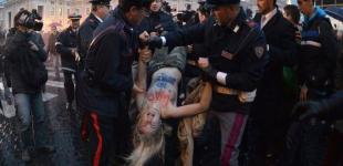 FEMEN разделись в Ватикане