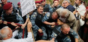Арест Тимошенко: драка, «Беркут», автозак
