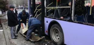 7 человек погибли при обстреле троллейбуса в Донецке